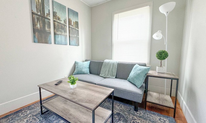 Hudson Apartamento | NEW - Mins to Manchester NH and Lowell MA - Family Friendly - 1st Floor - W/D