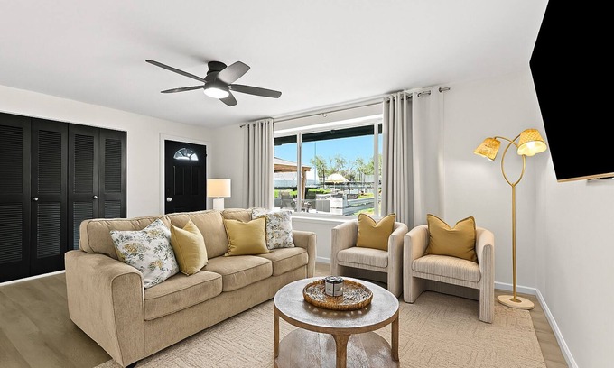 Royal Oak Apartamento | New! Modern 2BR by Downtown Royal Oak | King Beds