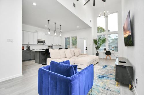 Southeast Houston Casa | New! Modern 3BR/2BA Near Downtown/Foosball/Netflix