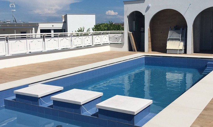 Duna Verde Apartamento | Un hermoso apartamento con el gran jardín, a 400 metros de la playa.