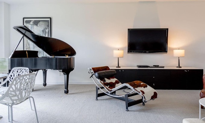 Jeffersonville Cabaña | NEW: Modern Apt. on Resort Estate w Pool in Bethel