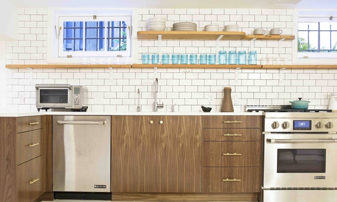 Irvington Apartamento | New, Modern Chef's Dream in Historic Turret House in Irvington!