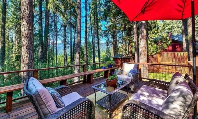 Plumas Eureka Estates Cabina | NEW Modern Cozy Cabin w/ Spectacular Deck