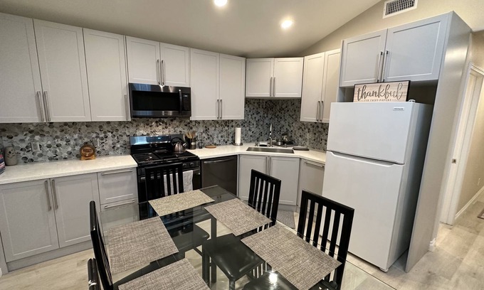 Westmont Casa | New Modern Family Home