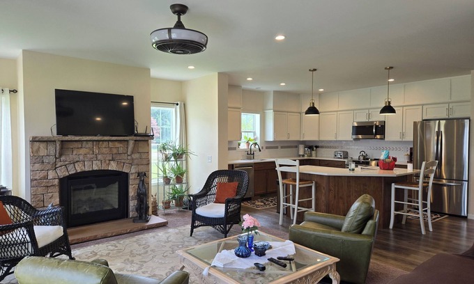 Ellicottville Casa | New and Modern Home. Walking distance to the Village of Ellicottville NY