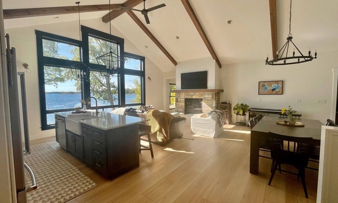 Aitkin Casa | New modern lake home on 5 acres with 300 ft sandy lakeshore