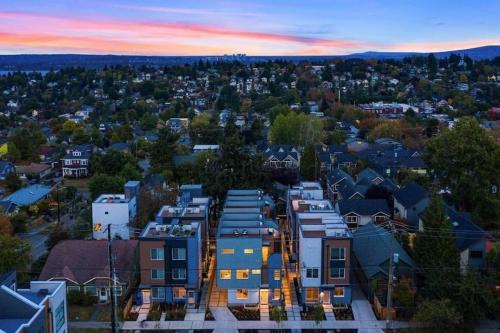 Mann Casa | New modern Nordic style home, View, Rooftop deck
