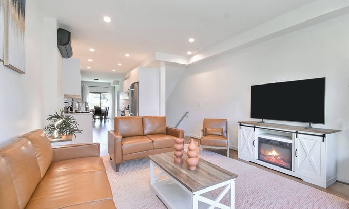 Alki Casa | New Modern Retreat in Alki Beach 3-bedroom house in enchanting Seattle