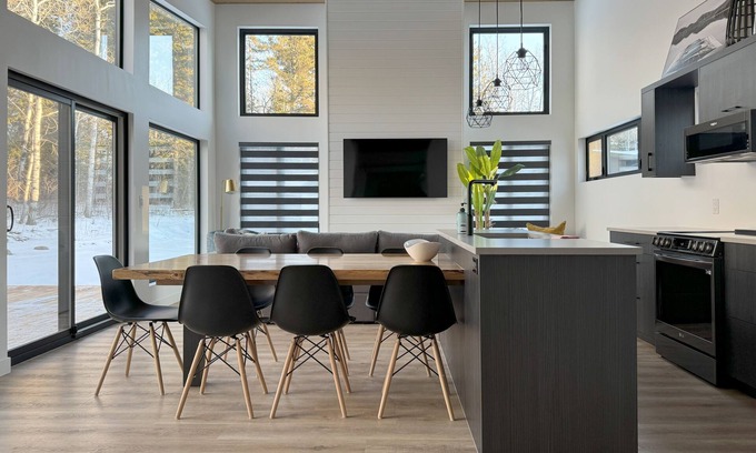 Wasagaming Cabina | *NEW* Modern Riding Mountain Retreat.