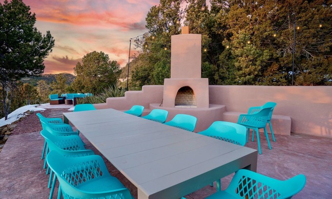 Santa Fe Casa | NEW! Mountain views, arcade, hot tub, 3000sqft