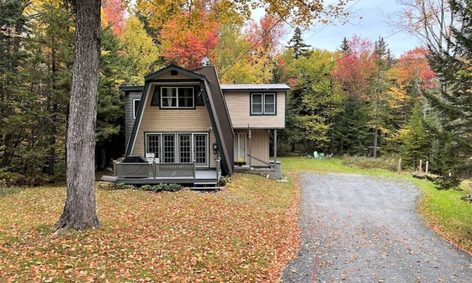 West Dover Chalet De Esquí | New! Mt Snow Chalet w/land, privacy, relaxation