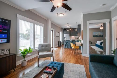 Nashville Apartamento | New Nashville Condo with 2 King beds walk to bars