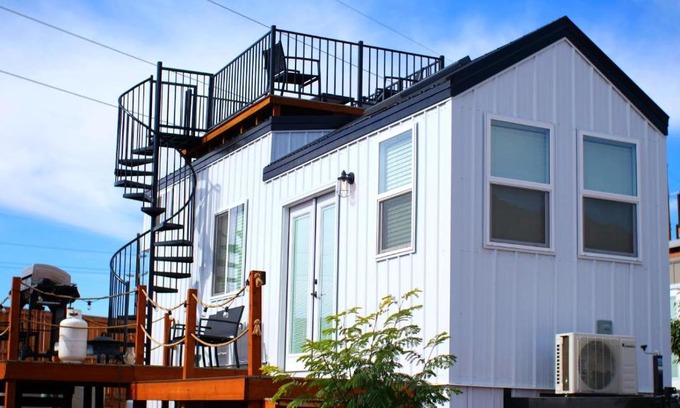 Apple Valley Casa | NEW Nook Tiny Home with Deck Firepit Skylights
