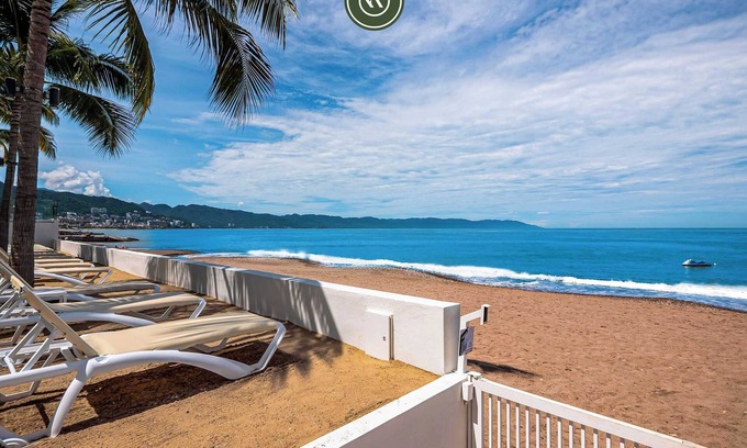 Lázaro Cárdenas Apartamento | New Oceanfront 1 BR Condo - Gym - Beach - Pool