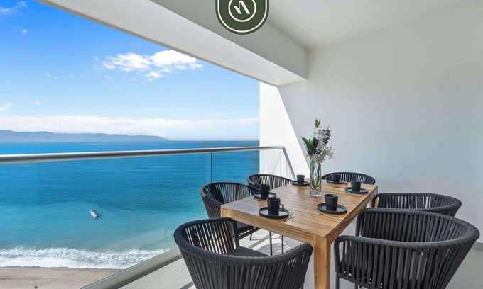 Lázaro Cárdenas Apartamento | New Oceanfront 2 BR Condo - Gym - Beach - Pool