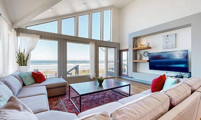 Neskowin Casa | Casa frente al mar de nueva construcción con vistas increíbles, aire acondicionado y acceso a la playa, 2 perros ¡OK!