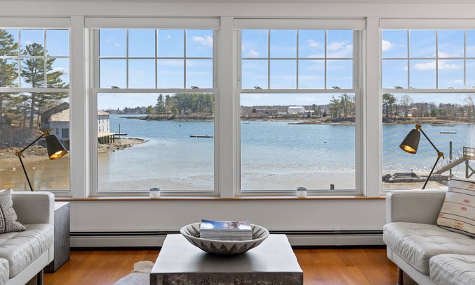 Kittery Casa | >New Oceanfront Listing< La Bohème | Kittery Maine