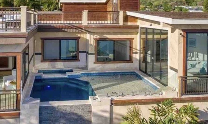 Waialae Iki Ridge Casa | New oceanfront property in East Oahu - 4bed/4bath + studio
