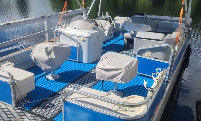 Taylor Creek Casa | New"One of a kind property" fishing,& golfing . Pontoon available. 25% discount