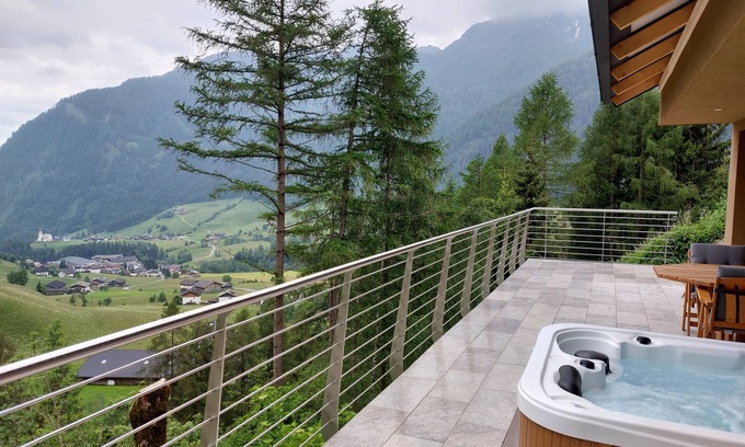 Vandoies Chalet De Esquí | New opening June 2022 - Chalet tree house with private whirlpool
