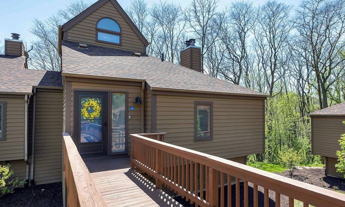 The Galena Territory Casa | New Owners- 3 BR 3 BA Getaway - Galena Territory & Owners' Club Privileges