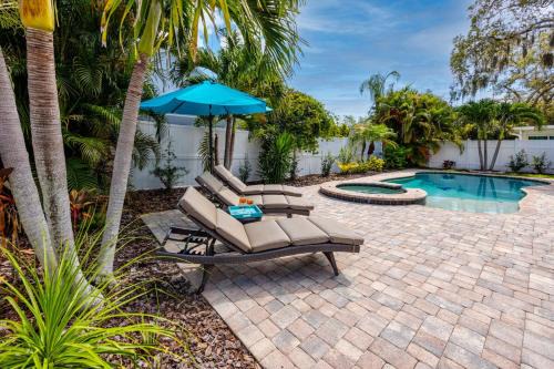 Palm Harbor Casa | NEW! Palm Harbor Hideaway - Beautiful, Spacious 4BR Home with Amazing Pool