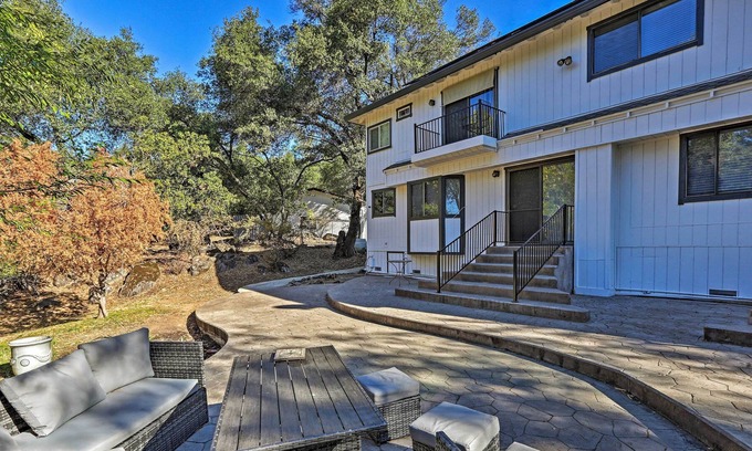 Loomis Casa | NEW! Peaceful Home on Acreage, Walk to Folsom Lake