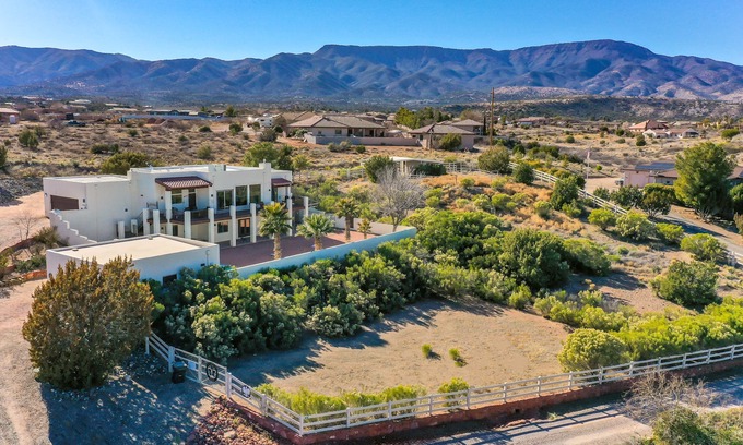 Cottonwood-Verde Village Villa | 7J Ranch: Red Rock Views, piscina y spa