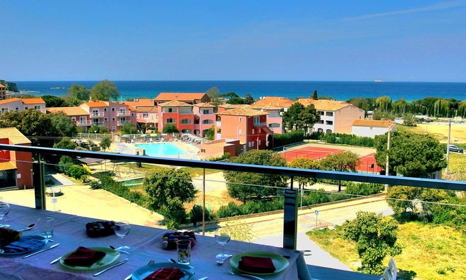 Aregno Apartamento | NUEVO: Apartamento nuevo con vista al mar inexpugnable.