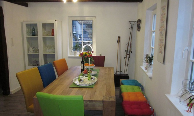 Assinghausen Casa | NUEVO Vacaciones perfectas en el "Viejo Pastorate" Assinghausen - moderno en paredes viejas