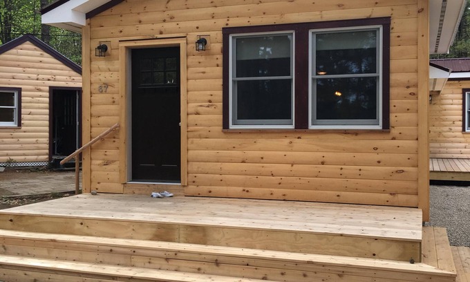Chocorua Cabina | Nueva cabaña de pino en las montañas blancas a pie de lago blanco nuevo