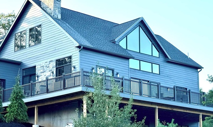Lake Harmony Estates Casa | NEW! “Pocono Grand Chalet”at Big Boulder! Ski, Lake, Beach, Pool, Hot tub..,