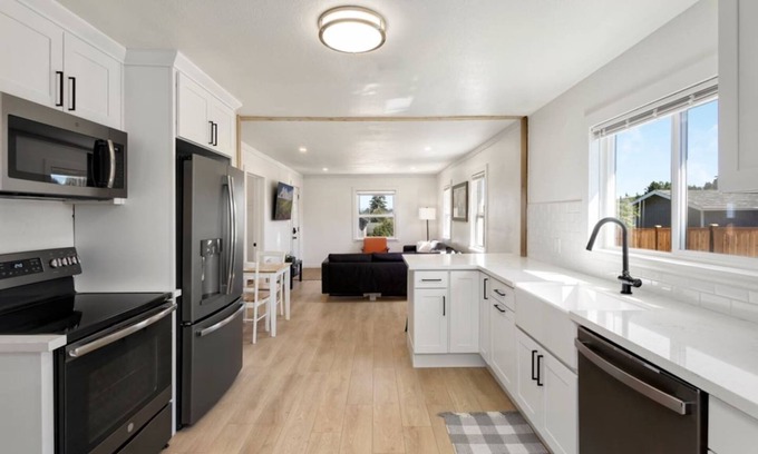 West End Casa | NEW Point Ruston/Point Defiance Updated Craftsman!