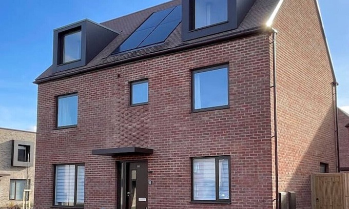 Arbury Casa | New prestigious 5 bed house near science park