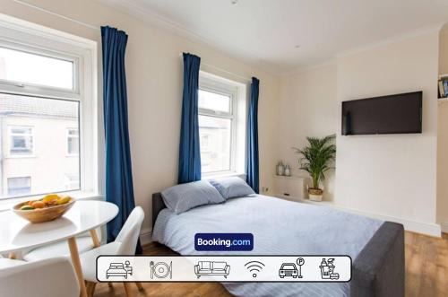 Splott Apartamento | New Private Apartment By StirkMartin Stays Short Lets & Serviced Accommodation Cardiff With Free Parking & 7mins from City Centre