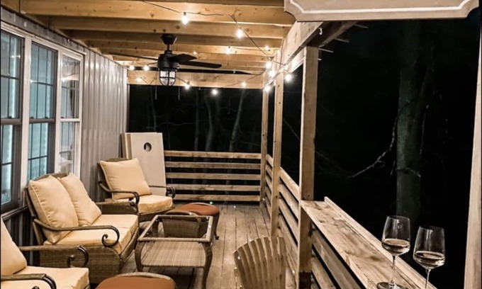 Union Furnace Cabina | NEW! Private Hilltop Hocking Hills Cabin, Sleeps 14, Hot tub, Firepit