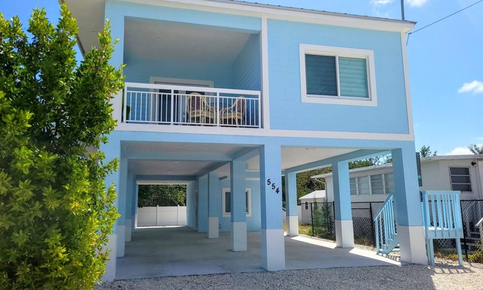 Twin Lakes Villa | New private home w/ dedicated workspace. Pet friendly, family-friendly!