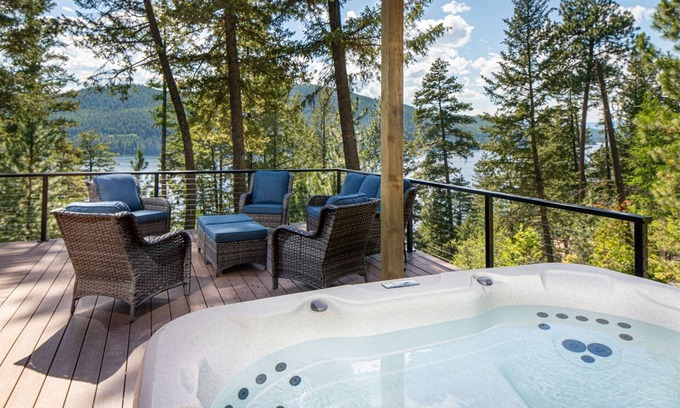 Whitefish Casa | NEW private hot tub & amazing lake views