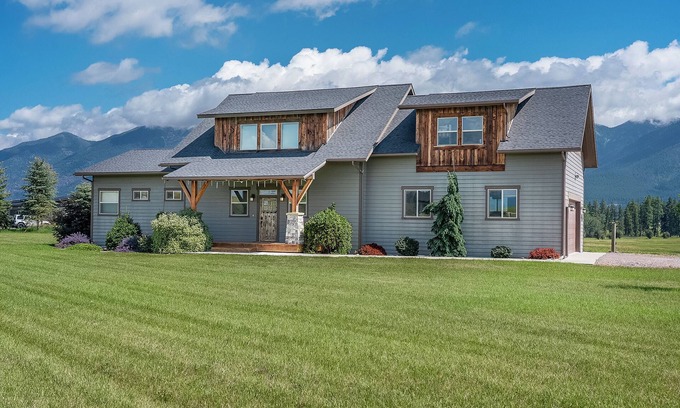 Creston Casa | New! Private Hot Tub, Stunning Views, Family-Friendly Home