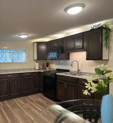 Kimberly Casa | NEW Private House A with Carports EV Plugin L2