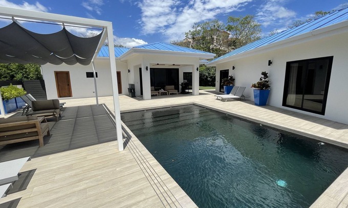 Playa Colorado Casa | New private luxury home 10 second walk to the beach