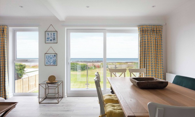Middleton-on-Sea Casa | New Property - Beachfront 4 bedroom with direct access to the beach