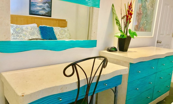 Honolulu Condominio | TARIFA ESPECIAL DE DESCUENTO - Lujo asequible, 1 habitación, 2 minutos de la playa de Waikiki
