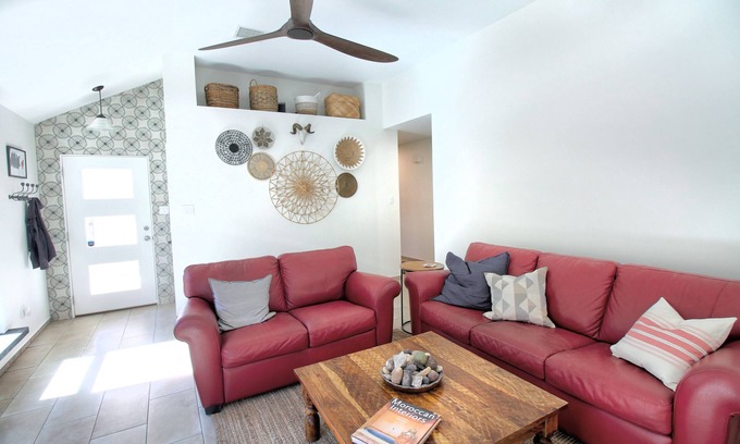 Mesilla Park Casa | New Refurb, fully stocked kitchen, private fenced yard and tile throughout.