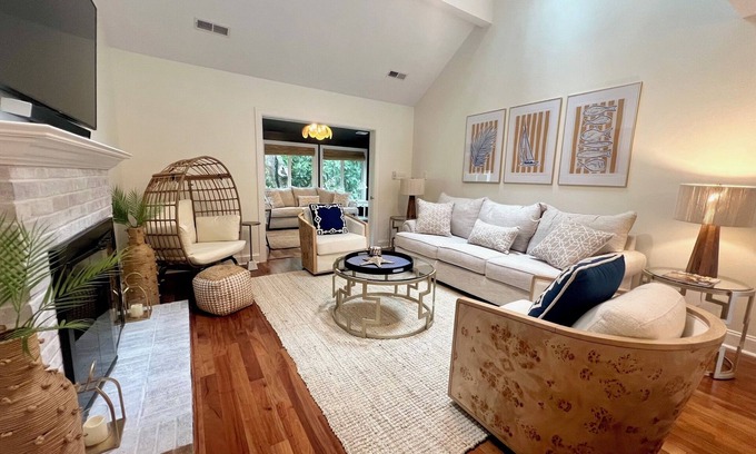 Tarpon Pond Cabaña | New. Relaxing Refined Beach Aesthetic Cottage