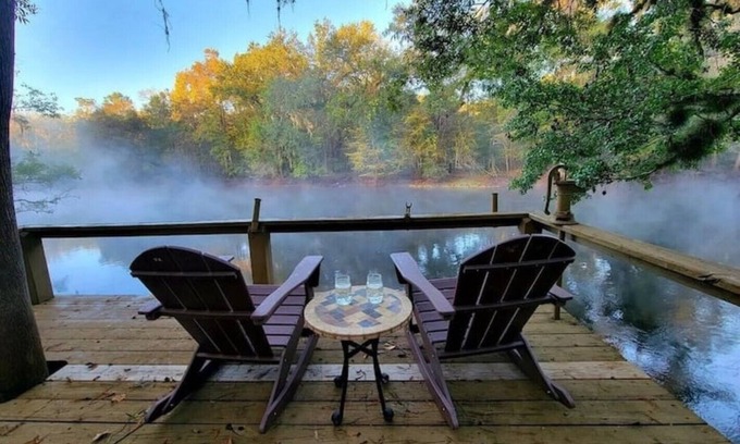 Fort White Cabaña | NEW!! Relaxing Riverfront Escape Close to Springs
