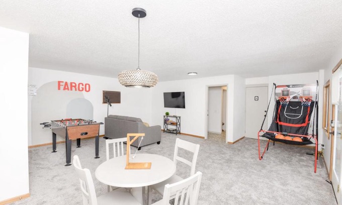 Fargo Casa | NEW Remodeled Townhome Close to Downtown