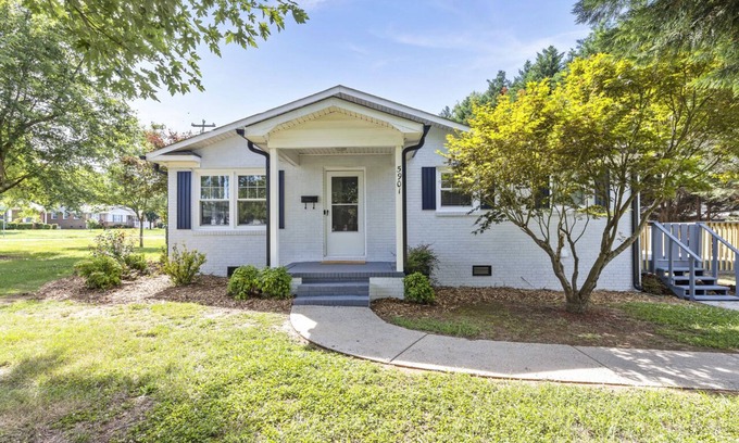 Charlotte Casa | New! Renovated and 12 minutes to South End CLT!