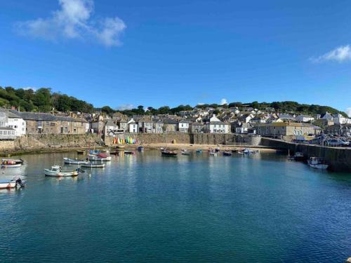 Mousehole Casa | New renovated beach front cottage