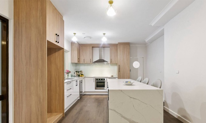 Dalkeith Casa | New Renovated resort house with simming pool, Park views.